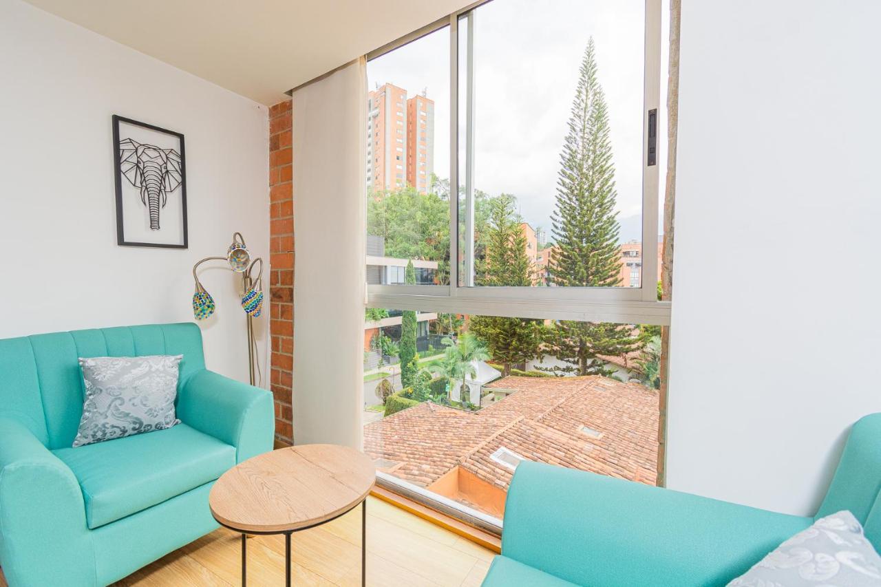Loft Moderno En El Poblado Con Vista Y Parqueadero Mio Lofts Apartment Medellin Luaran gambar